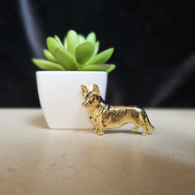 Cargar imagen en el visor de la galería, Welsh Corgi Cardigan broche